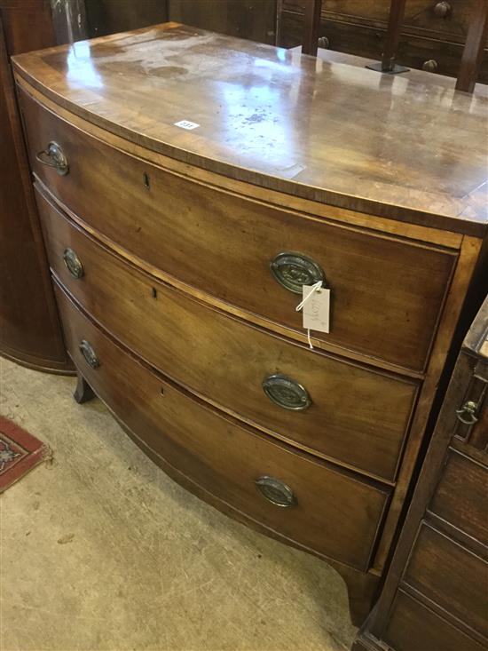 Georgian mahogany bow-fronted 3-drawer chest, splayed bracket feet